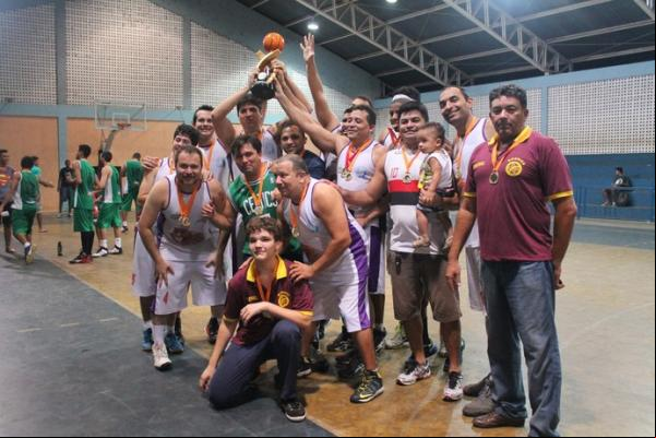 Kosmos Sporting Club, campeão piauiense de basquete da temporada 2014.(Imagem:Ramiro Pena/GLOBOESPORTE.COM)