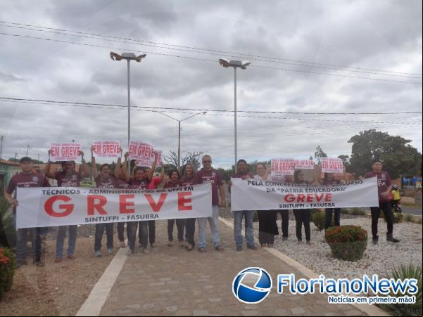 Servidores técnico-istrativos da UFPI iniciam greve em Floriano.(Imagem:FlorianoNews)