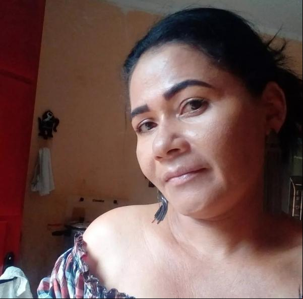 Doméstica Valdirene Torquato, de 42 anos, foi morta a facadas em Teresina.(Imagem:Reprodução)