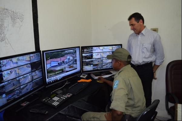 Comissão discute a manutenção do sistema de monitoramento eletrônico de Floriano.(Imagem:Waldemir Miranda)