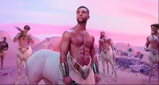 Lucien Laviscount, da série
