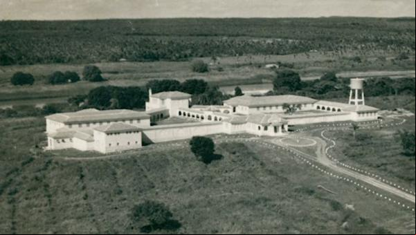 Sanatório Meduna, em Teresina, em imagem de 1954. Hoje, um shopping center ocupa parte da propriedade.(Imagem: TV Clube)