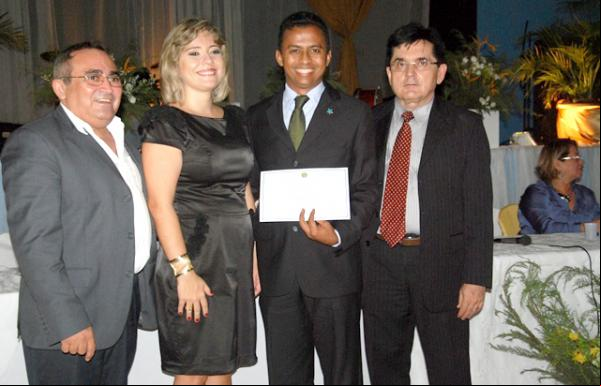 Dr. Francisco Costa - Prefeito reeleito de São Francisco do Piauí foi diplomado nesta quarta-feira, 19(Imagem:FlorianoNews)