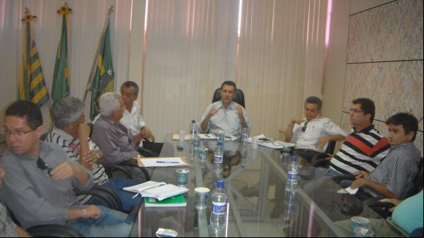 Prefeito de Floriano apresenta planilha de custos para a realização da 43ª Feira Agropecuária.(Imagem:FlorianoNews)