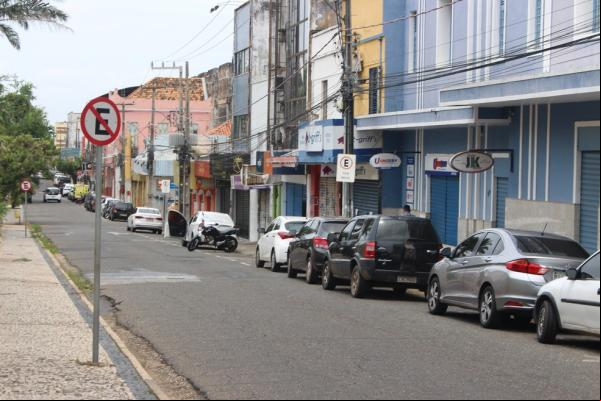 Atividades comerciais podem funcionar de domingo a domingo, mas festas e eventos que gerem aglomeração permanecem proibidos.(Imagem:Andrê Nascimento/ G1 PI)