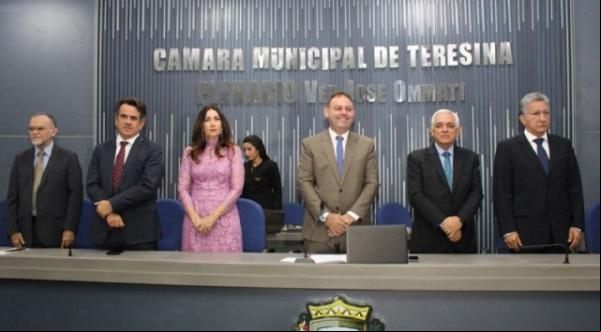 Fernando Monteiro destaca outorga de Medalha do Mérito a Themístocles.(Imagem:Alepi)