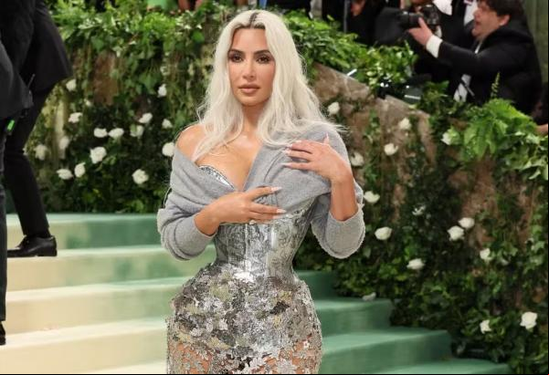 A modelo Kim Kardashian no Met Gala 2024.(Imagem:Dia Dipasupil/Getty Images / AFP)