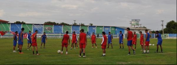 Barras volta aos treinos no dia 10 de dezembro.(Imagem:Renan Morais/GLOBOESPORTE.COM)