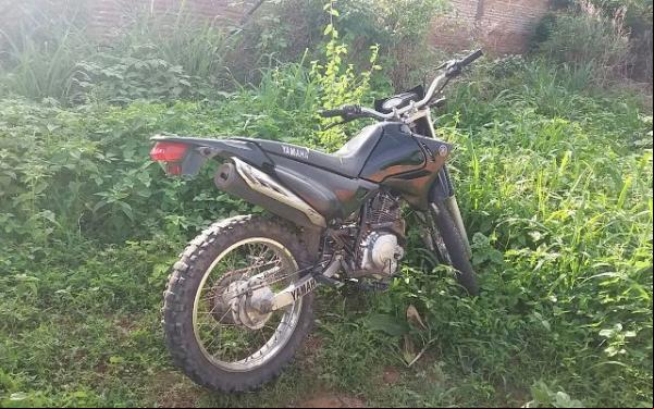 Motocicleta roubada é recuperada pela PM de Floriano.(Imagem:3° BPM)