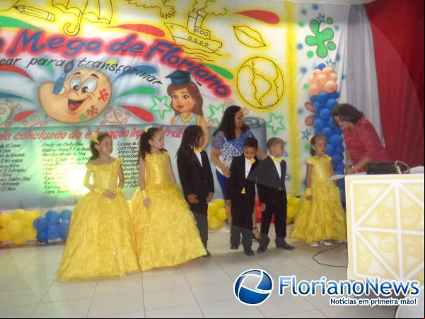 Realizada solenidade de formatura dos alunos do Pré-II da Escola Mega.(Imagem:FlorianoNews)