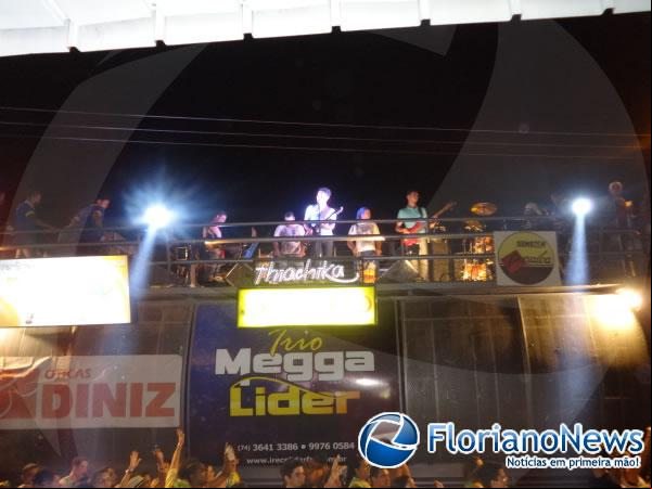 Forró da Curtição e Eletricaz agitaram foliões do Bloco Furacão no 2º dia de folia em Floriano.(Imagem:FlorianoNews)