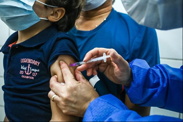 O Ministério da Saúde ou a recomendar uma dose de reforço da vacina da Pfizer contra a Covid-19 para crianças de 5 a 11 anos. Até então, a pasta indicava a terceira aplicação a(Imagem:Reprodução)