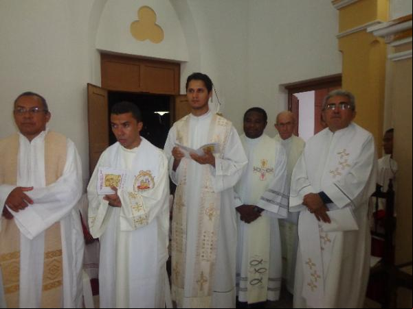 Diácono Clenis Guedes recebeu o sacramento da Ordem em Floriano.(Imagem:FlorianoNews)