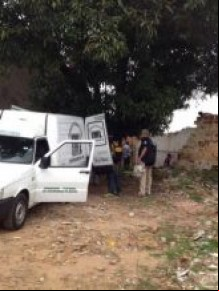 Mulher estava em uma casa abandonada no bairro Bela Vista na Zona Sul de Teresina.(Imagem:Gilcilene Araújo/G1)
