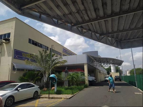Marilene Pereira foi socorrida com vida por uma ambulância do Serviço de Atendimento Móvel de Urgência (Samu) e levada ao Hospital de Urgência de Teresina (HUT).(Imagem:Ilanna Serena/g1)