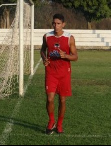 Vitor Recife defendeu o River-PI durante a Série D e agora pode voltar ao Piauí.(Imagem:Wenner Tito)