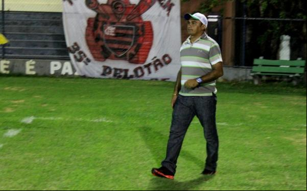 Paolo Rossi tem agem recente pelo 4 de Julho como treinador.(Imagem:Josiel Martins)