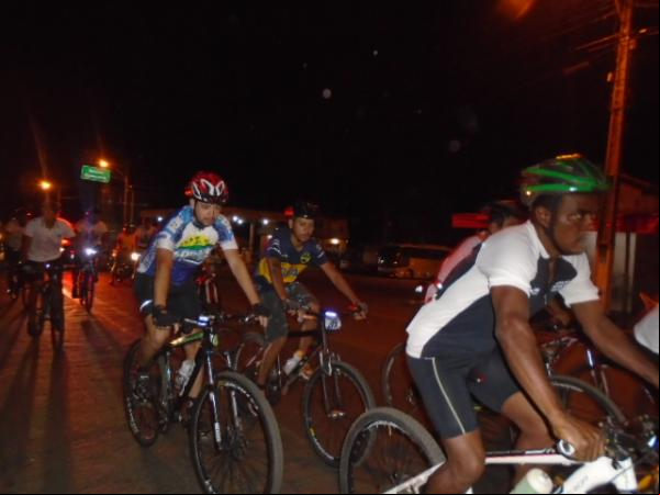 Durante pedal, amigos fazem homenagem a ciclista morto em acidente em Floriano.(Imagem:FlorianoNews)