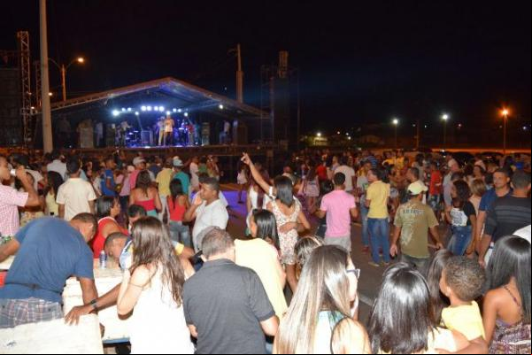 Florianenses lotam Avenida Beira Rio para festa de Reveillon.(Imagem:Secom)