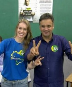 Aécio Neves vota em Minas Gerais acompanhado da mulher.(Imagem:Reprodução/GloboNews)