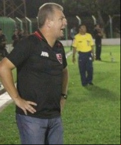 Daniel Frasson, técnico do Flamengo-PI, elogia elenco, mas volta atenções para as semifinais do Campeonato Piauiense.(Imagem:Wenner Tito)