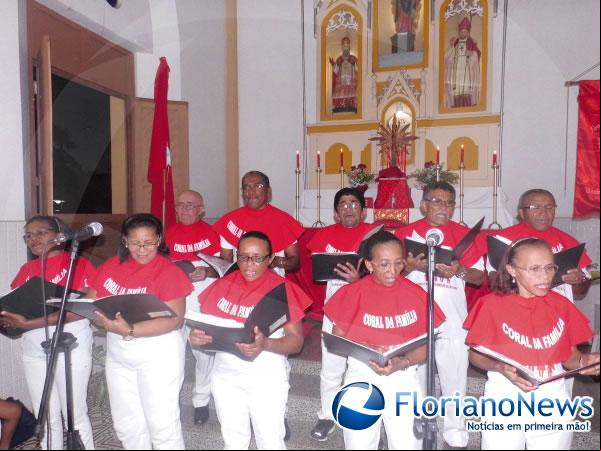 Crianças e jovens receberam a Primeira Eucaristia em Floriano.(Imagem:FlorianoNews)
