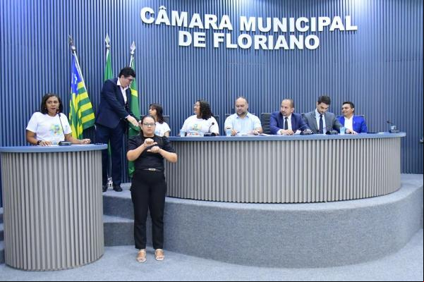 Poder Legislativo de Floriano realiza Ato de Conscientização sobre o Autismo(Imagem:CMF)