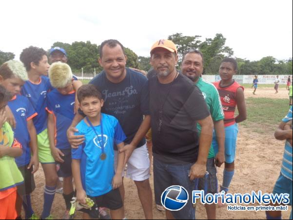 Escolinha do Jó promoveu domingo esportivo em Nazaré do Piauí.(Imagem:FlorianoNews)