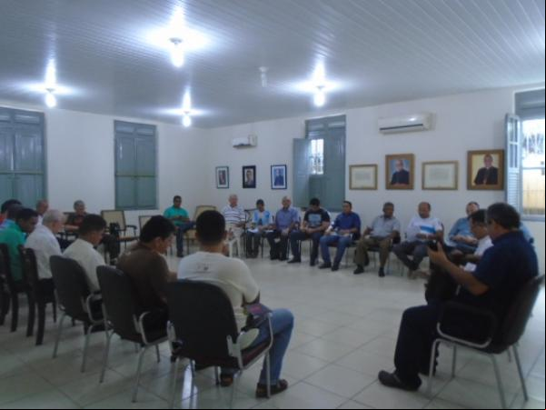 Dom Edivalter preside primeira reunião do clero após assumir Diocese de Floriano.(Imagem:FlorianoNews)