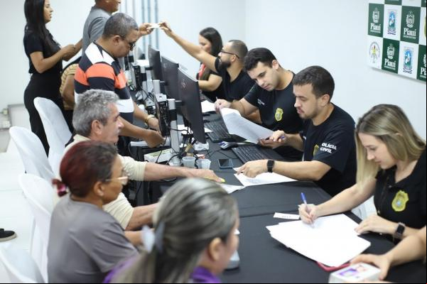 Nos últimos dois anos, 32 operações policiais resultaram na recuperação de 10.026 aparelhos celulares.(Imagem:Divulgação)