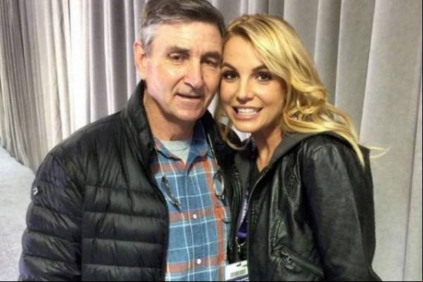 Pai de Britney Spears diz que ela tem demência para justificar tutela da cantora(Imagem:Reprodução)