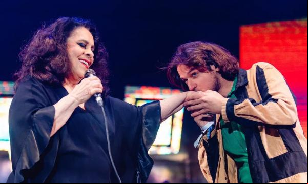 Encontro de Gal Costa com Rubel e Tim Bernardes no
