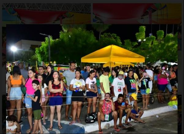 Floriano: desfile das escolas de samba leva milhares de foliões à avenida(Imagem:Reprodução/PMF)