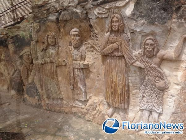 Artista piauiense realiza esculturas em pedras na cidade de Floriano.(Imagem:FlorianoNews)