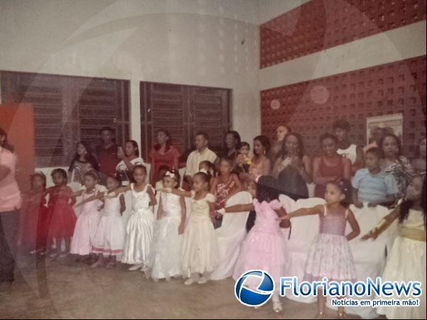 Escola Eduardo Carvalho realiza cerimônia infantil em Floriano.(Imagem:FlorianoNews)