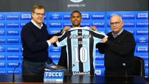 Douglas Costa apresentado oficialmente como jogador do Grêmio(Imagem:Lucas Uebel/DVG/Grêmio)