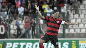 Ronaldinho vibra na Arena do Jacaré após marcar: o atacante é o artilheiro do campeonato.(Imagem: Ag. Estado)