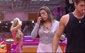 Monique e Renata mal se falam pela manhã.(Imagem:Reprodução)
