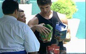 Fim das compras no Mercado BBB e brothers se esbaldam na degustação.(Imagem:Reprodução)