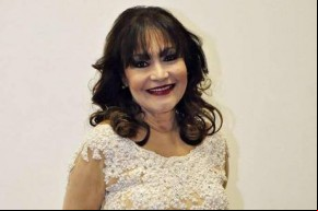 Claudya enfrenta o paradoxo do álbum em que canta hits da Jovem Guarda em clima de bossa nova(Imagem:Divulgação)