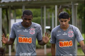 Marllon e Araos no treino do Corinthians(Imagem:Daniel Augusto Jr/Ag Corinthians)