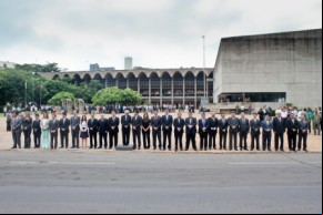Presidente a em revista tropa da Polícia Militar e abre 18ª legislatura.(Imagem:Alepi)