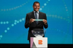Gilberto Silva participou do sorteio da Copa do Mundo feminina de 2023(Imagem:Reprodução)