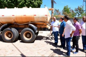 Prefeitura recupera carro pipa para a retomada da distribuição de água na zona rural(Imagem:SECOM)