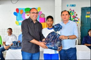 Alunos recebem menção honrosa por desempenho na 17ª Olimpíada Brasileira de Matemática(Imagem:SECOM)