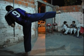 Atletas do taekwondo do Piauí viajou na tarde dessa quinta para enfrentar três dias de competições em Recife.(Imagem:Renan Morais)