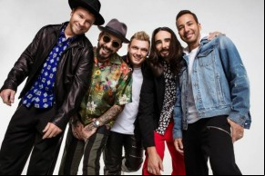 Brian Littrell, AJ McLean, Nick Carter, Kevin Richardson e Howie D formam os Backstreet Boys há 25 anos(Imagem:Divulgação)