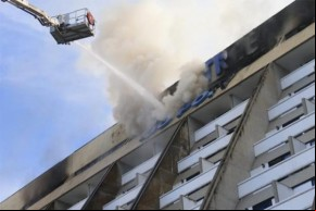 Pintores resgatados de incêndio trabalhavam na suíte para receber Roberto Carlos.(Imagem:Catarina Malheiros)