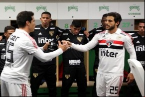 Hernanes ganha faixa de capitão em reestreia pelo São Paulo.(Imagem:Rubens Chiri/saopaulofc.net)