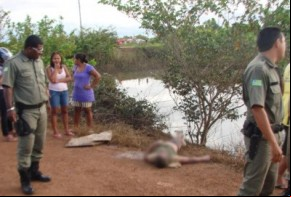 Três policiais militares participaram do resgate do corpo. (Imagem:Jornalesp.com)